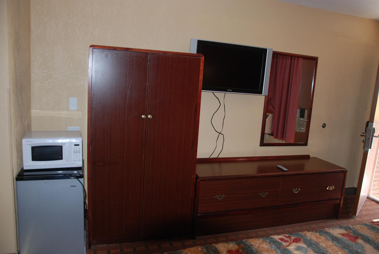 Mount Laurel Motel Hazleton Luaran gambar